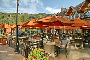 Arrabelle Luxury 4 BR Condo- Close To The Mountain by RedAwning - Save