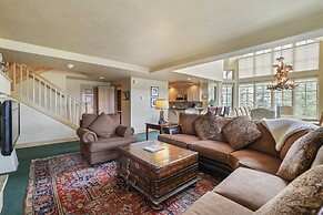 Scenic Penthouse  For 10, Ski In At Pines Lodge 3 Bedroom Condo by Red
