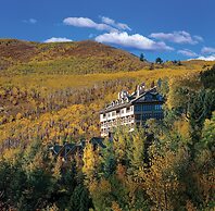 Scenic Penthouse  For 10, Ski In At Pines Lodge 3 Bedroom Condo by Red