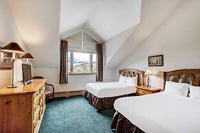 Scenic Penthouse  For 10, Ski In At Pines Lodge 3 Bedroom Condo by Red