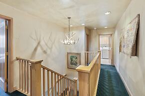 Scenic Penthouse  For 10, Ski In At Pines Lodge 3 Bedroom Condo by Red
