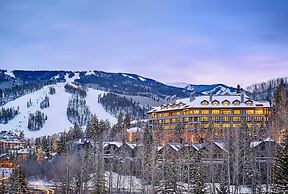 Ski In & Slopeside Luxury Townhome At Pines Lodge Sleeps 12 4 Bedroom 