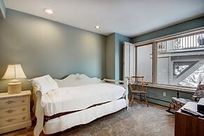 Ski In & Slopeside Luxury Townhome At Pines Lodge Sleeps 12 4 Bedroom 