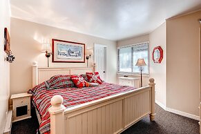 Spacious, Upgraded 2 Bdr W/ Fireplace & Hot Tub Access 2 Bedroom Condo