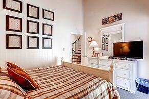 Spacious, Upgraded 2 Bdr W/ Fireplace & Hot Tub Access 2 Bedroom Condo