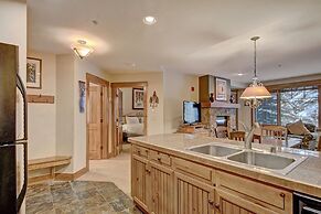 Ski-in 1br  Steps To Gondola + Main St, Sleeps 4 1 Bedroom Condo by Re