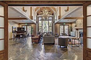 Ski-in 1br  Steps To Gondola + Main St, Sleeps 4 1 Bedroom Condo by Re