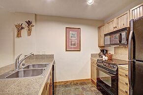 Ski-in 1br  Steps To Gondola + Main St, Sleeps 4 1 Bedroom Condo by Re