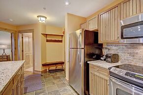 Luxe 2br 2ba - Rocky Mountain Views + Walk To Mainstreet 2 Bedroom Apt