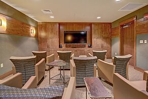 Luxury  At Base Of Peak 8 + Epic Discovery Activities 1 Bedroom Condo 