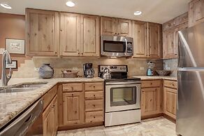 Village at Breckenridge Condos Sleeps 8 - Ski in Out + Walk downtown 2