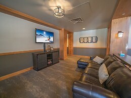 8594 Expedition Station 1 Bedroom Condo by RedAwning