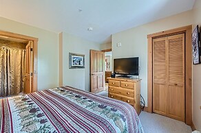 8594 Expedition Station 1 Bedroom Condo by RedAwning