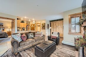 8594 Expedition Station 1 Bedroom Condo by RedAwning