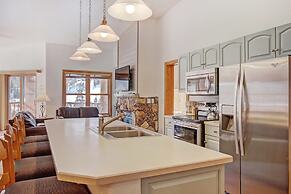 5983 Hidden River Lodge 3 Bedroom Condo by RedAwning