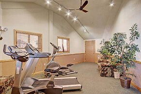 5983 Hidden River Lodge 3 Bedroom Condo by RedAwning