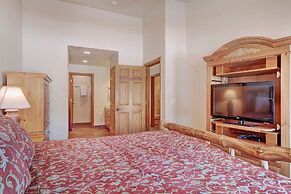 5983 Hidden River Lodge 3 Bedroom Condo by RedAwning