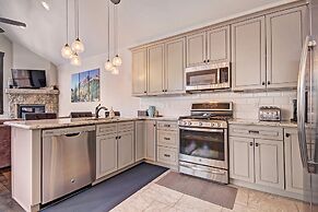 78 Alders Townhouse with Heated Garage by RedAwning