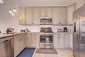 78 Alders Townhouse with Heated Garage by RedAwning