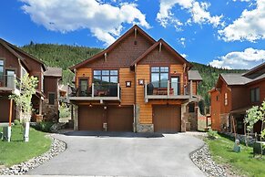 78 Alders Townhouse with Heated Garage by RedAwning