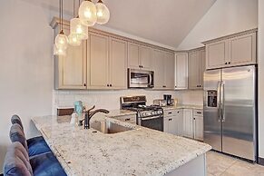 78 Alders Townhouse with Heated Garage by RedAwning