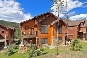 78 Alders Townhouse with Heated Garage by RedAwning