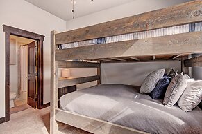 78 Alders Townhouse with Heated Garage by RedAwning