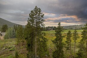 2130 The Pines 1 Bedroom Condo by RedAwning