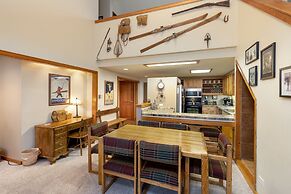 2130 The Pines 1 Bedroom Condo by RedAwning