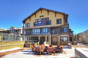 2759 Slopeside 1 Bedroom Condo by RedAwning