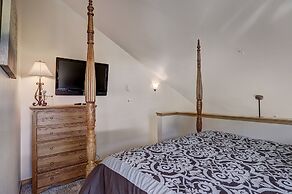 2759 Slopeside 1 Bedroom Condo by RedAwning
