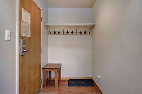 2759 Slopeside 1 Bedroom Condo by RedAwning