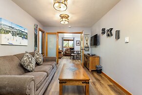 2054 The Pines 5 Bedroom Condo by RedAwning