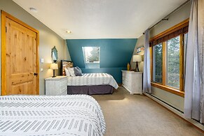 2054 The Pines 5 Bedroom Condo by RedAwning