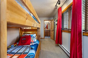 2054 The Pines 5 Bedroom Condo by RedAwning