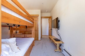 2640 Tenderfoot 3 Bedroom Condo by RedAwning