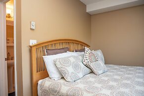 2964 Key  1 Bedroom Condo by RedAwning