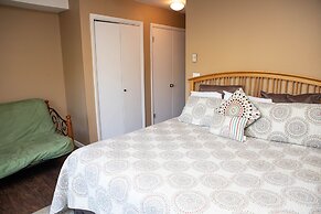 2964 Key  1 Bedroom Condo by RedAwning