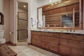 44 Arapahoe Trail 4 Bedroom Cabin