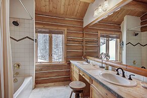 44 Arapahoe Trail 4 Bedroom Cabin
