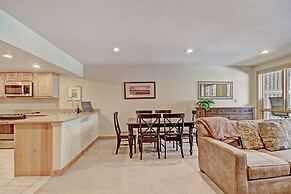 Beautiful Ski-In Ski-Out Condo, Great Location - CM244 by RedAwning
