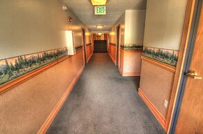 Beautiful Ski-In Ski-Out Condo, Great Location - CM244 by RedAwning