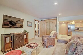 Beautiful Ski-In Ski-Out Condo, Great Location - CM244 by RedAwning