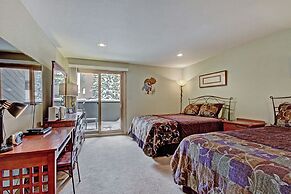 Beautiful Ski-In Ski-Out Condo, Great Location - CM244 by RedAwning