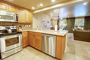 Amazing Ski-In Ski-Out Condo, Pet Friendly - Very Spacious - CM236 by 