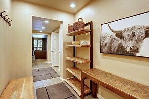 Amazing Ski-In Ski-Out Condo, Pet Friendly - Very Spacious - CM236 by 