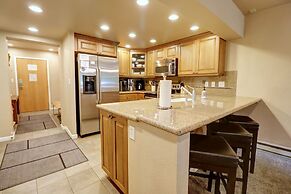 Amazing Ski-In Ski-Out Condo, Pet Friendly - Very Spacious - CM236 by 