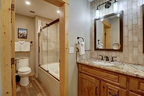 Amazing Condo in Heart of Center Village - TX304 by RedAwning