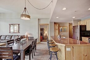 Amazing Condo in Heart of Center Village - TX304 by RedAwning