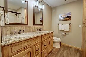 Amazing Condo in Heart of Center Village - TX304 by RedAwning